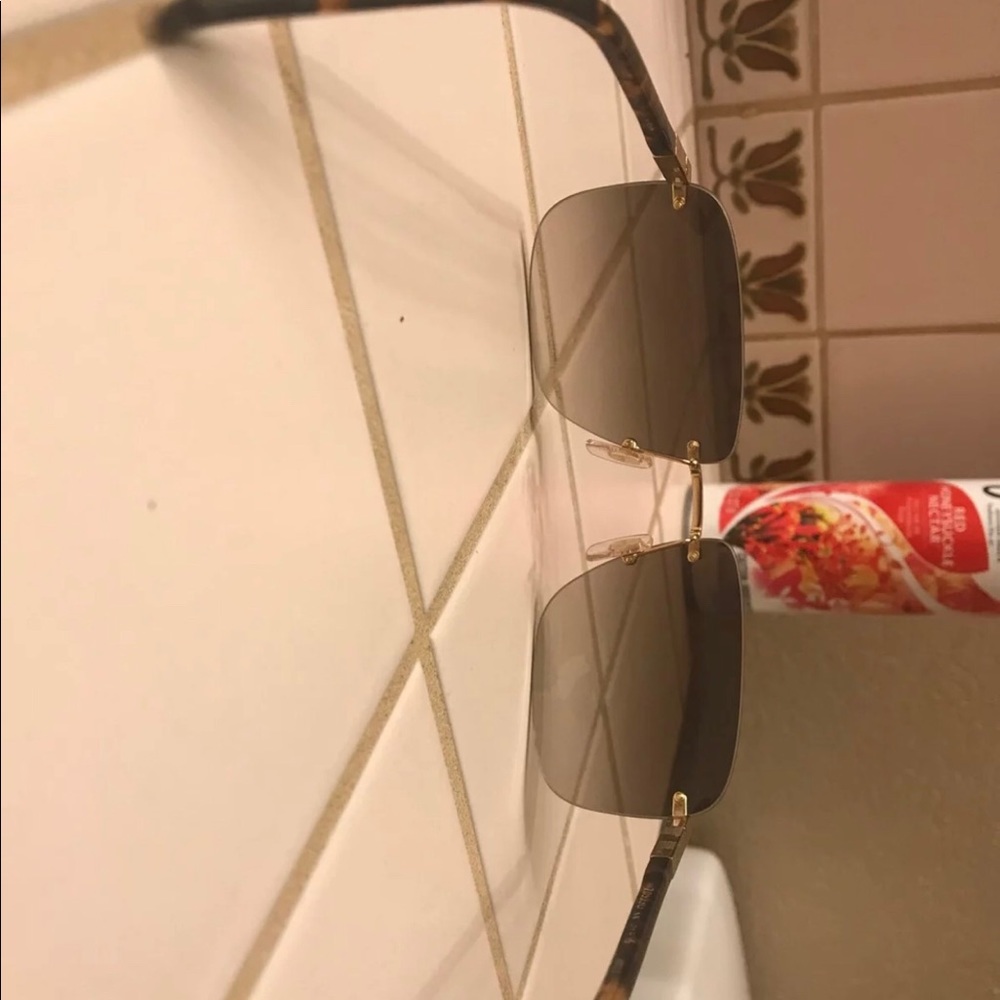 Louis Vuitton Sunglasses - Picture 3 of 3
